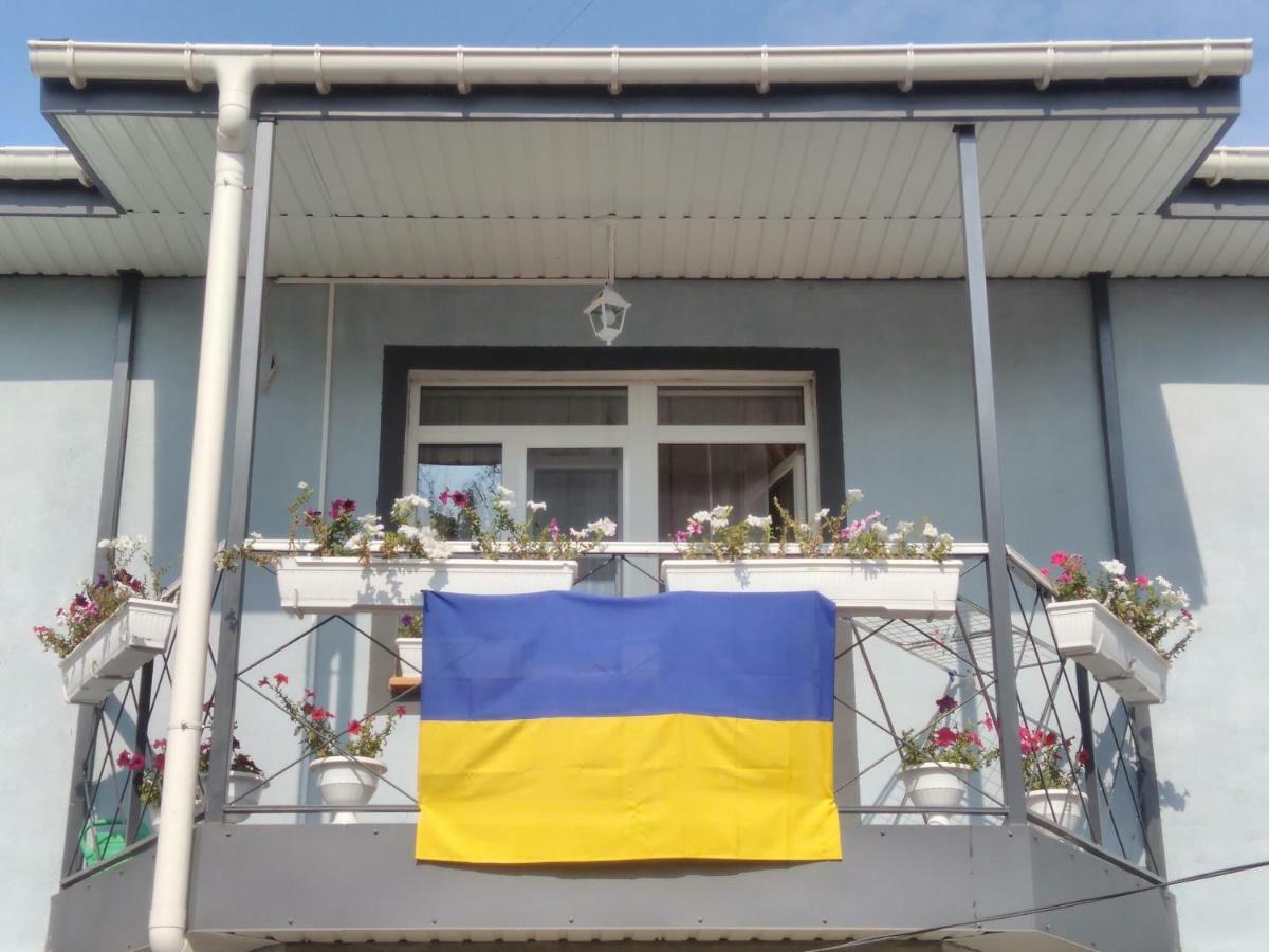 Отель "Swallow House" Tscherkassy Exterior foto